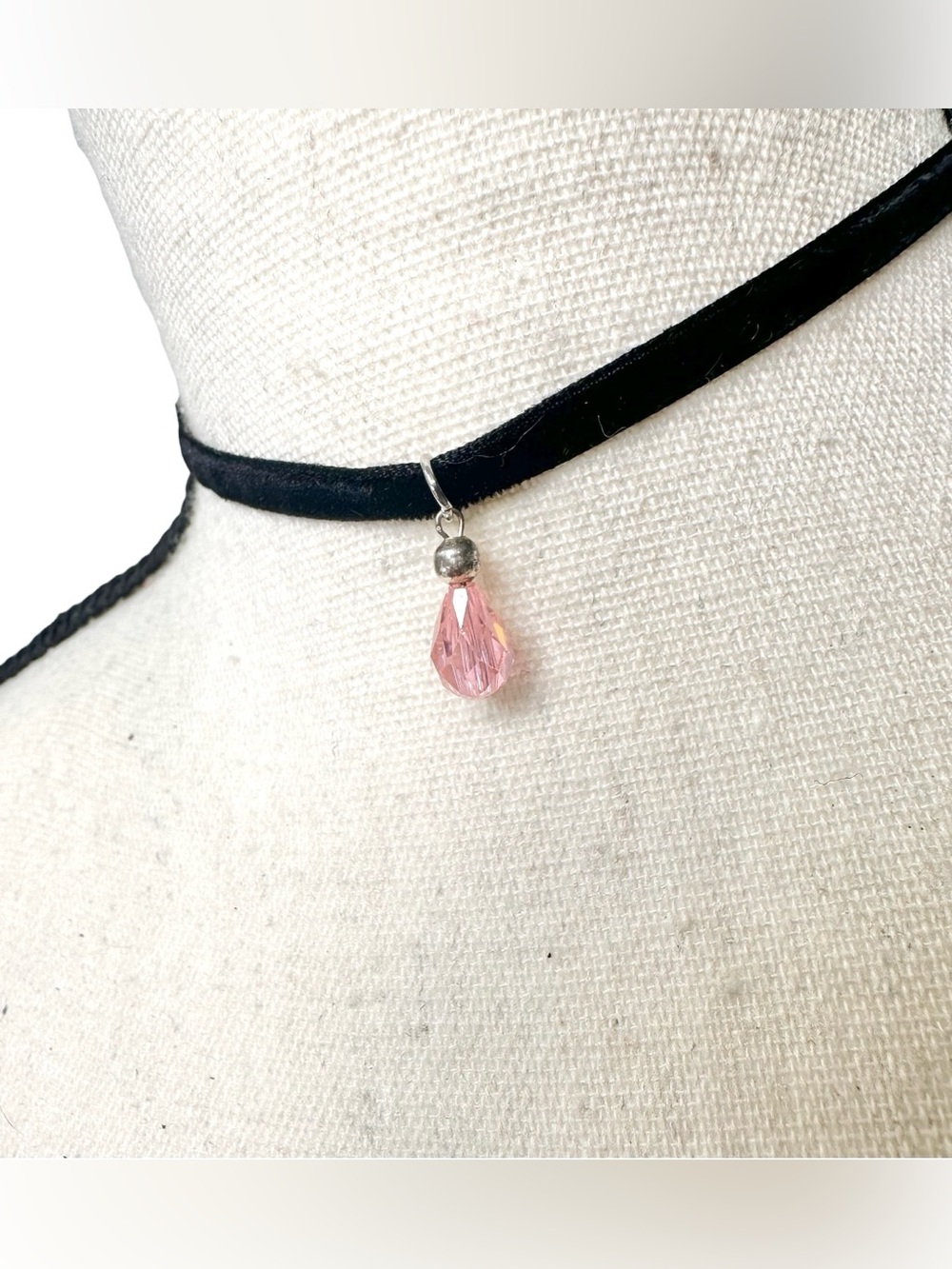 🩷 Black Choker Necklace with Pink Teardrop Crystal Pendant